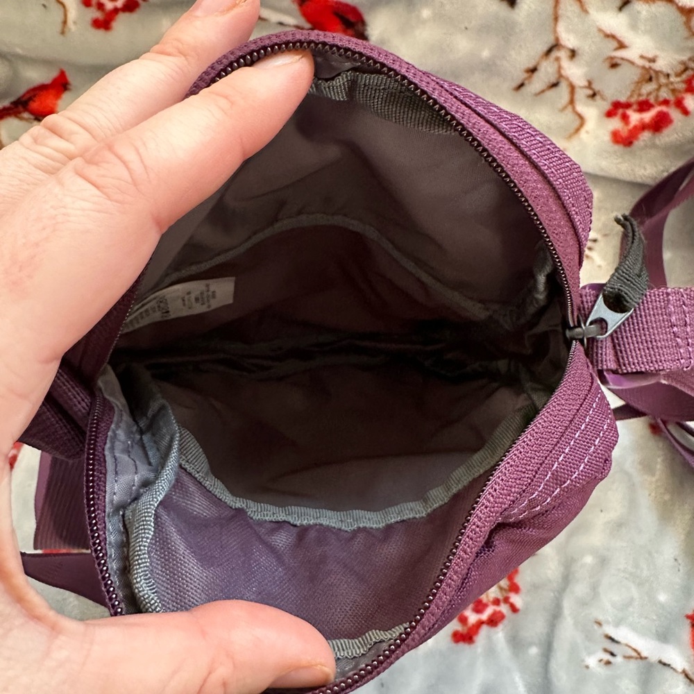 Eddie Bauer Jasper Crossbody Bag (Only 1 Available) - Picture 3 of 5
